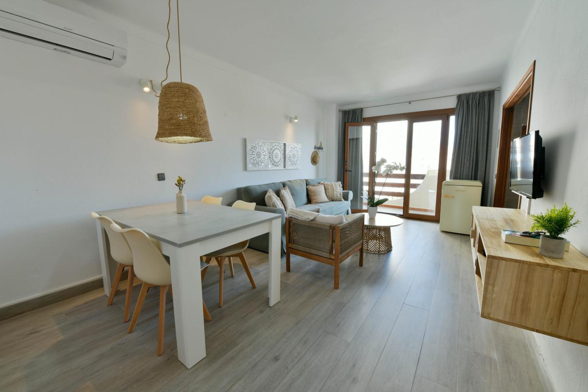 Apartamentos Estanques Colonia de Sant Jordi Екстериор снимка