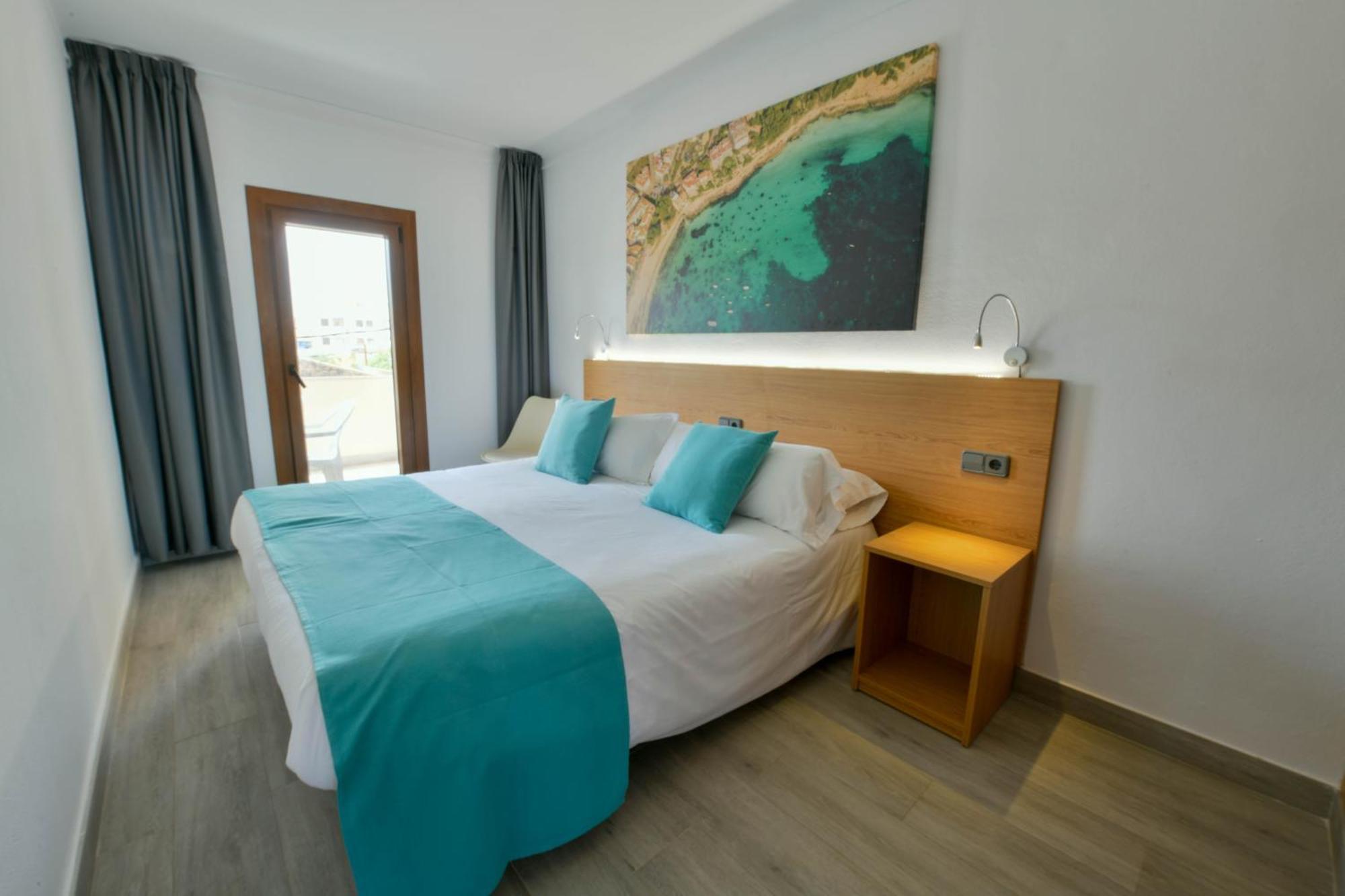Apartamentos Estanques Colonia de Sant Jordi Екстериор снимка