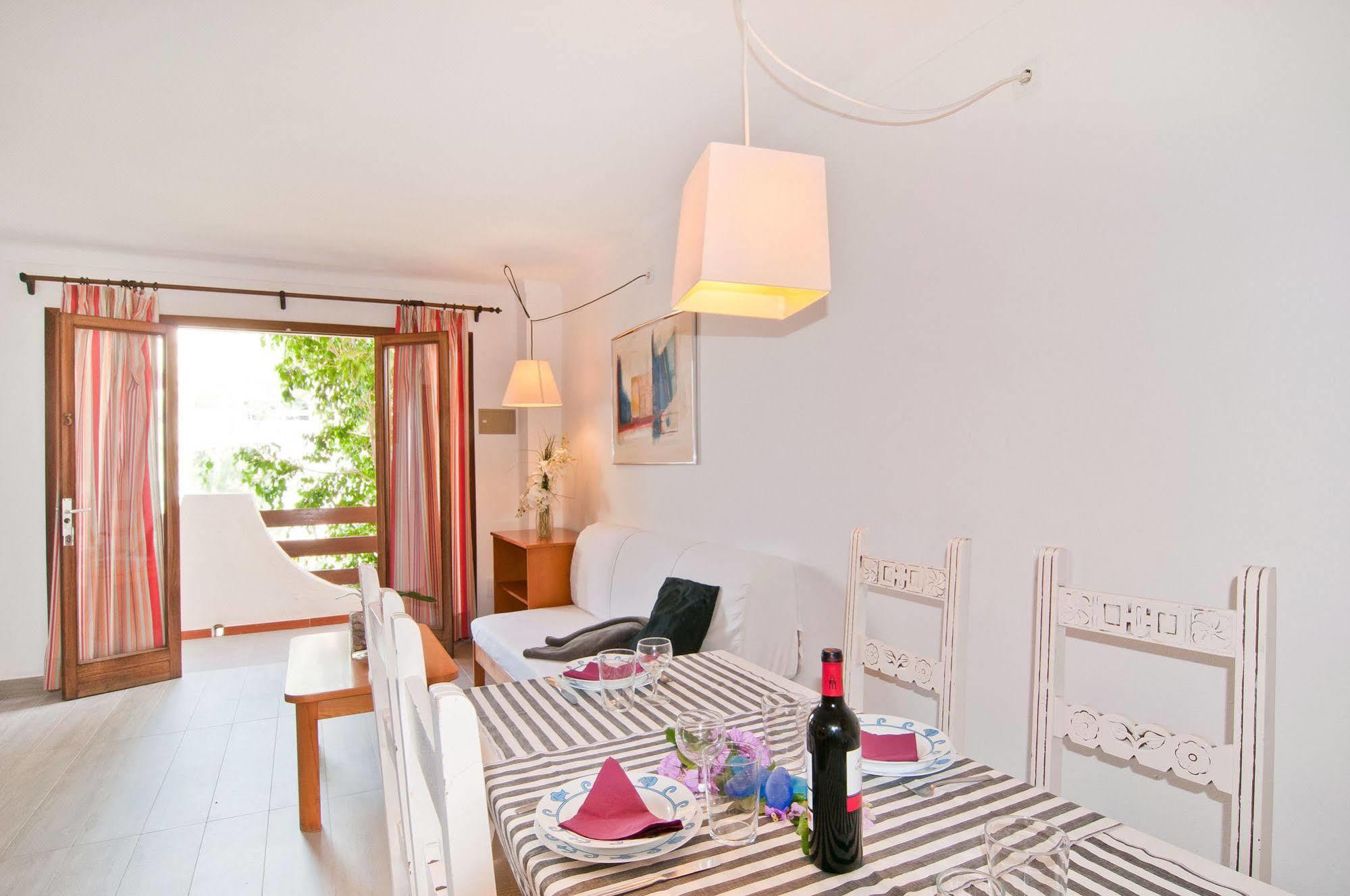Apartamentos Estanques Colonia de Sant Jordi Екстериор снимка