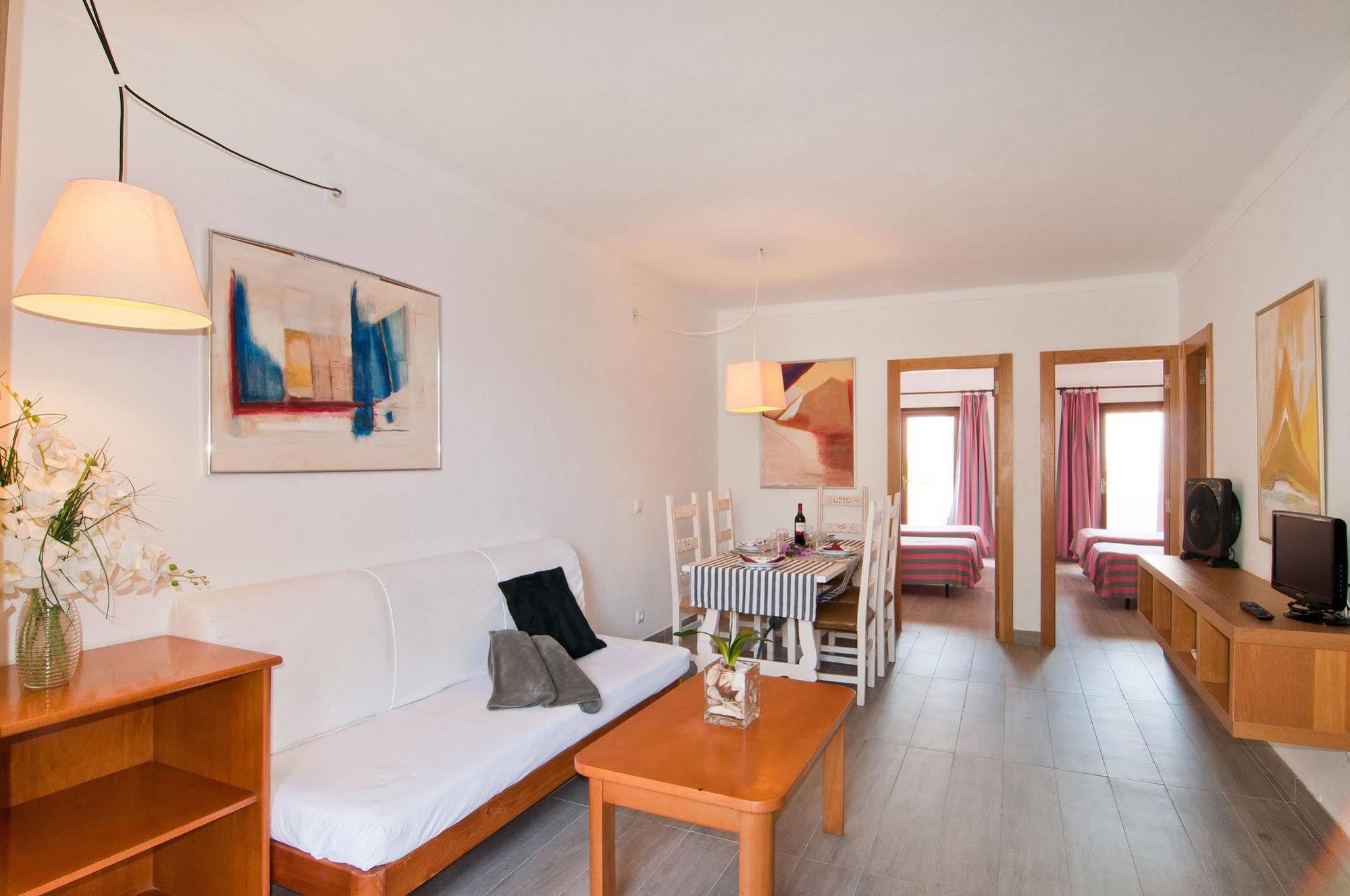 Apartamentos Estanques Colonia de Sant Jordi Екстериор снимка